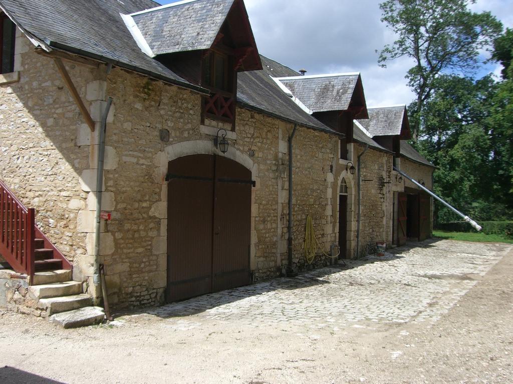 Chateau De La Tour Bed and Breakfast Rivarennes  Buitenkant foto